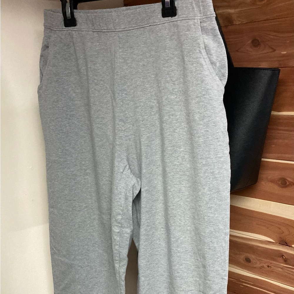 LL BEAN knit capris